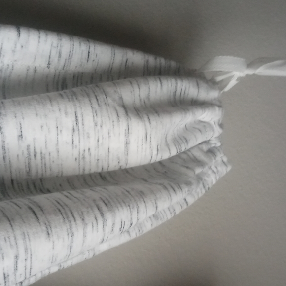 Bobbie Brooks Capri - Picture 6 of 10